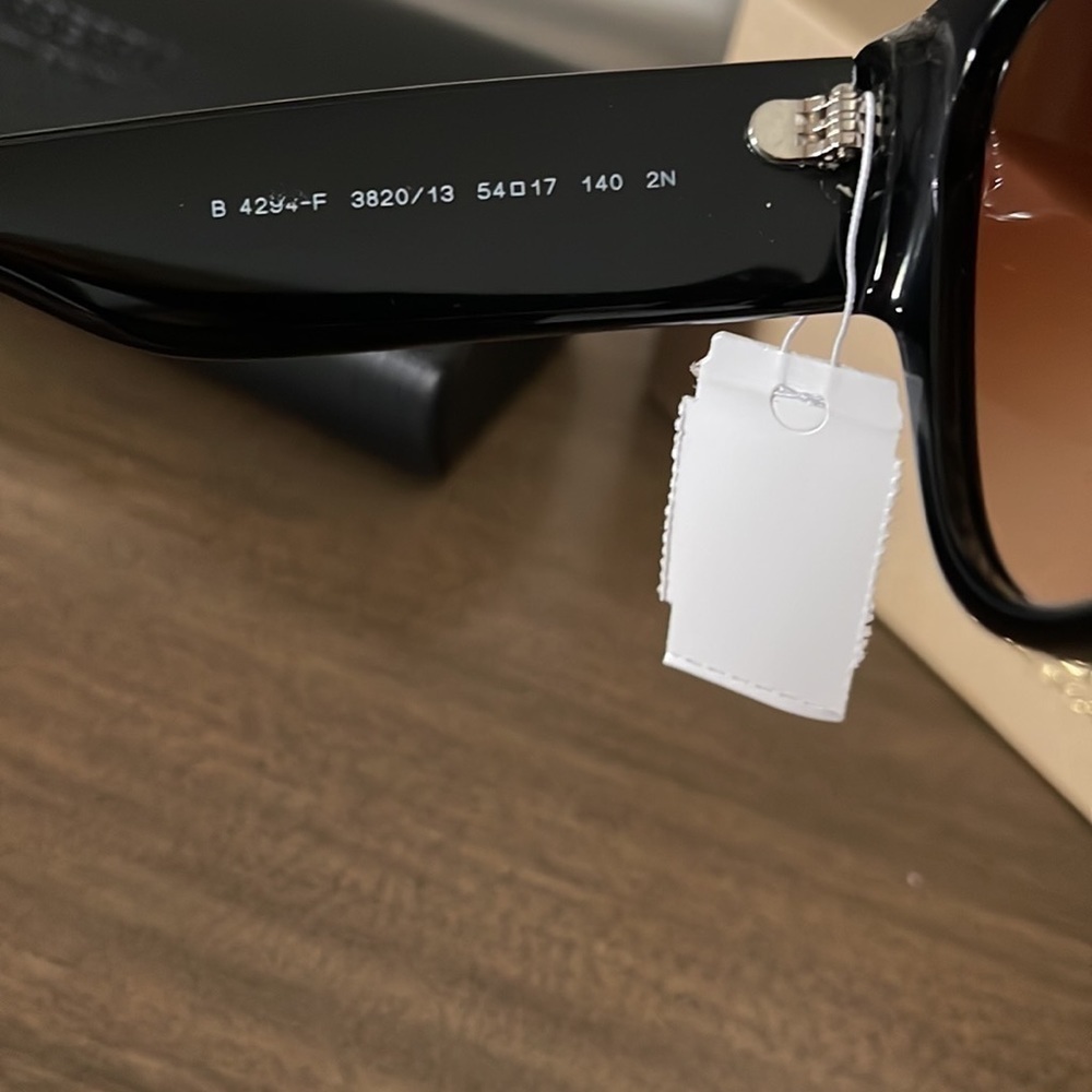 Brand new Burberry sunglasses - Picture 6 of 8